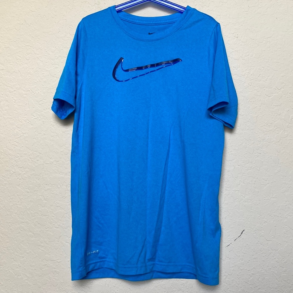 Boys Nike tee